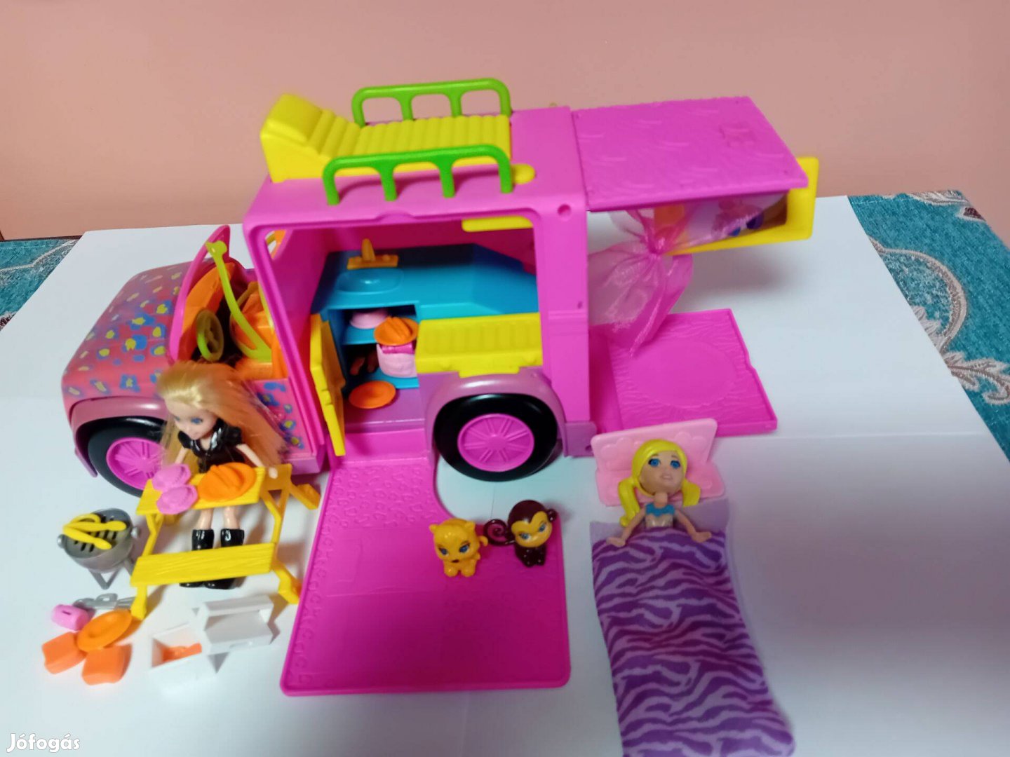 Polly Pocket 2 baba autóval + sok-sok kiegészítővel