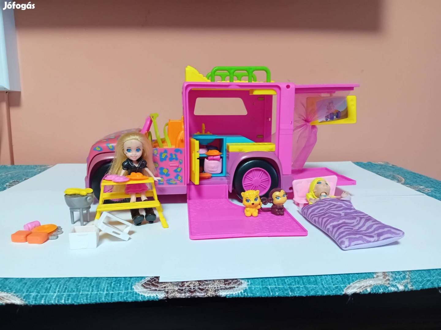 Polly Pocket 2 baba autóval + sok-sok kiegészítővel