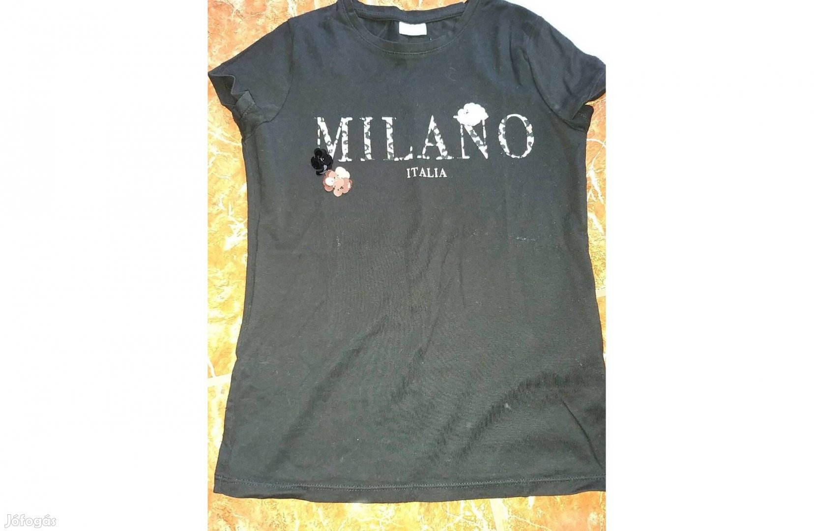 Póló eladó, 146-os méretben