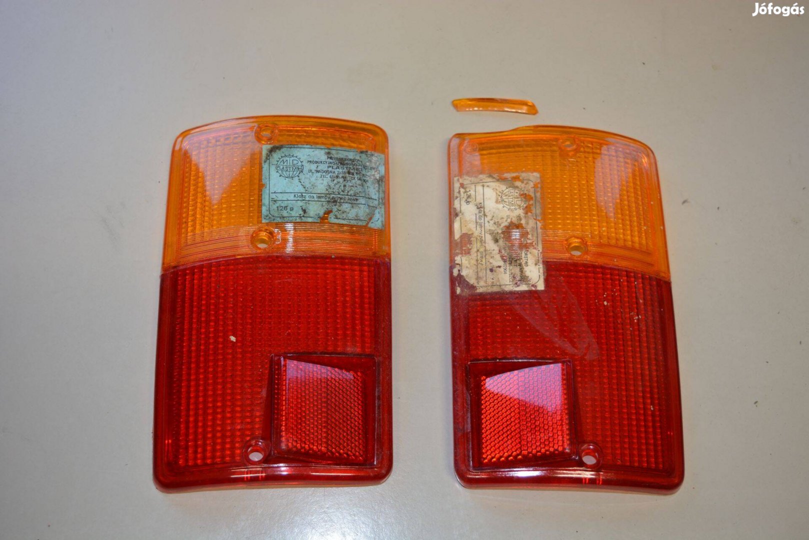 Polski Fiat 126 új hátsó lámpa búra párban kispolszki 126P