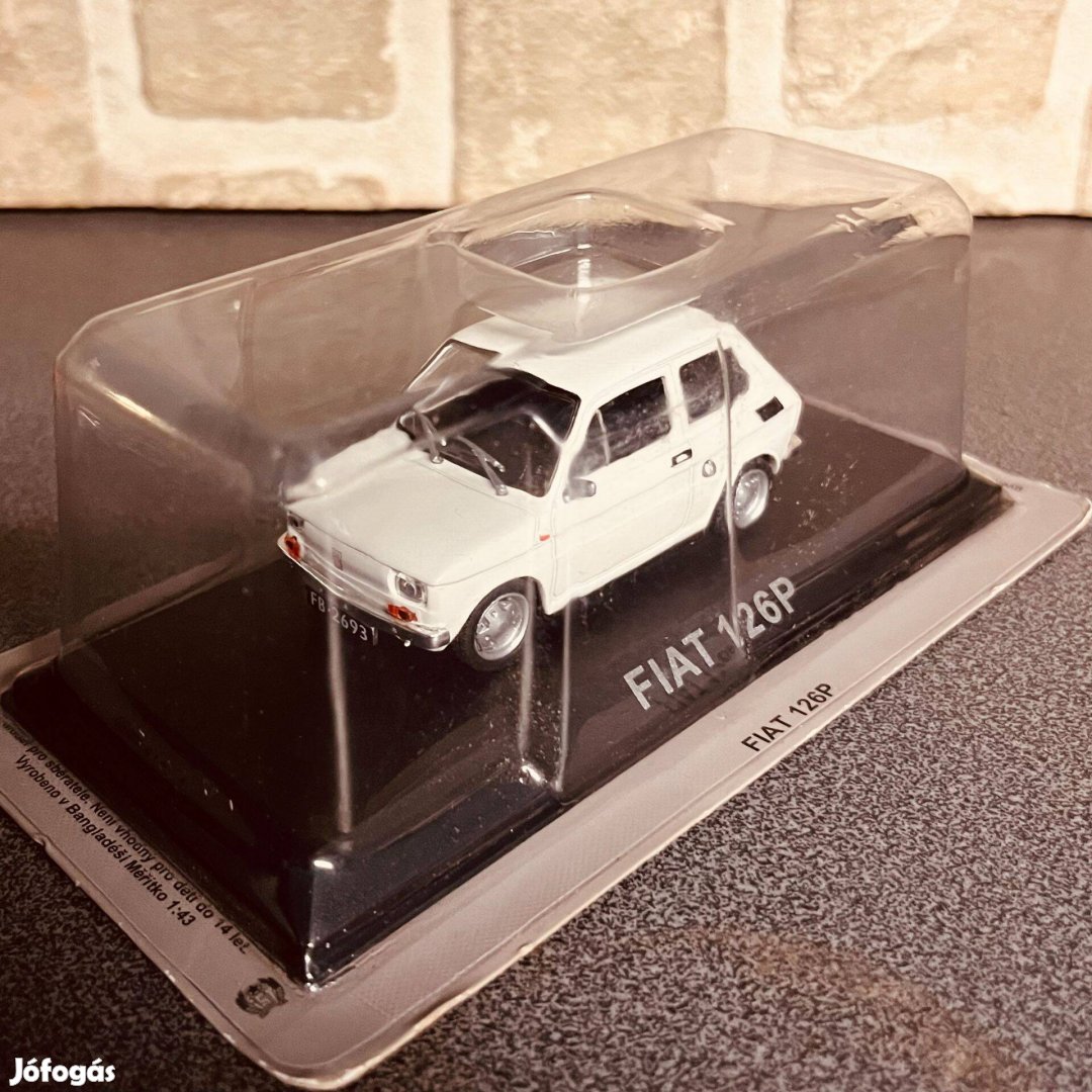 Polski Fiat 126p 1:43 Kispolszki 650e 1/43 bontatlan autómodell