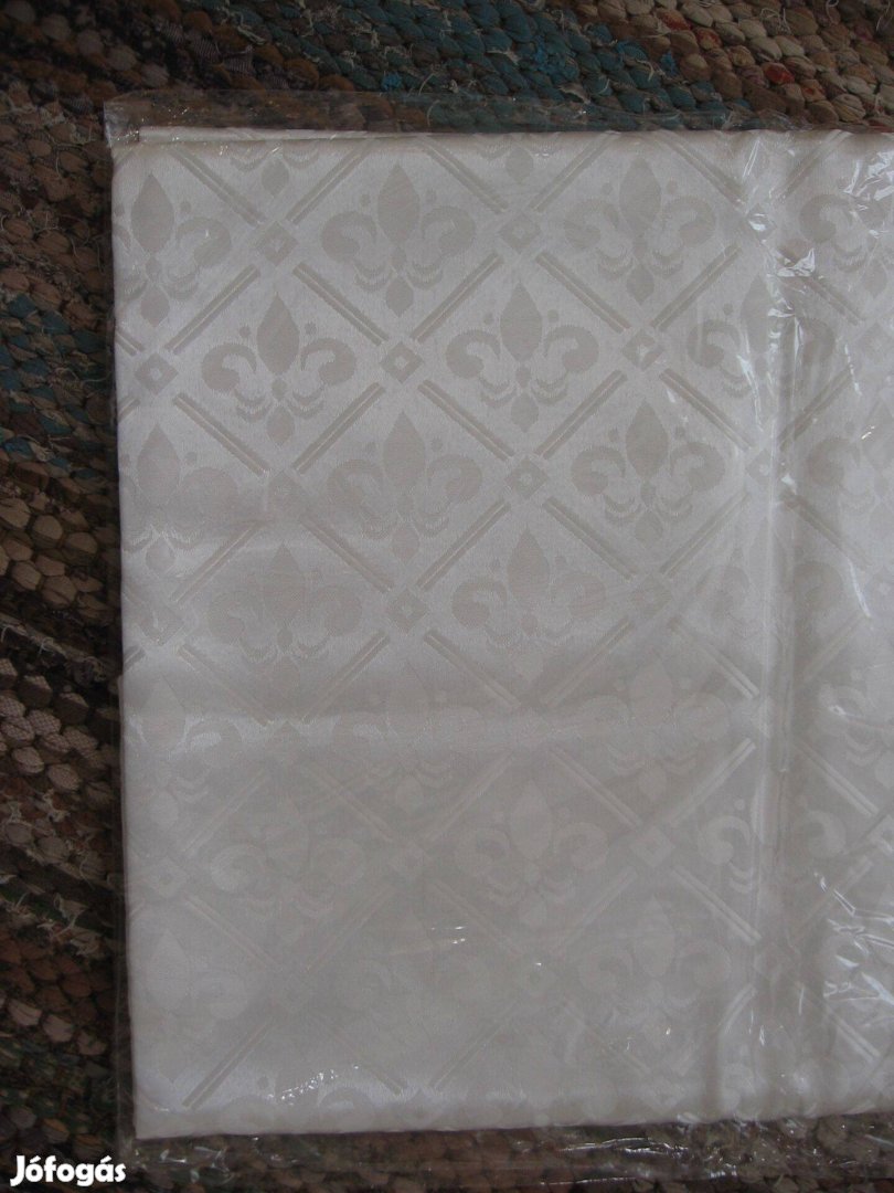 Polyester terítő, fehér