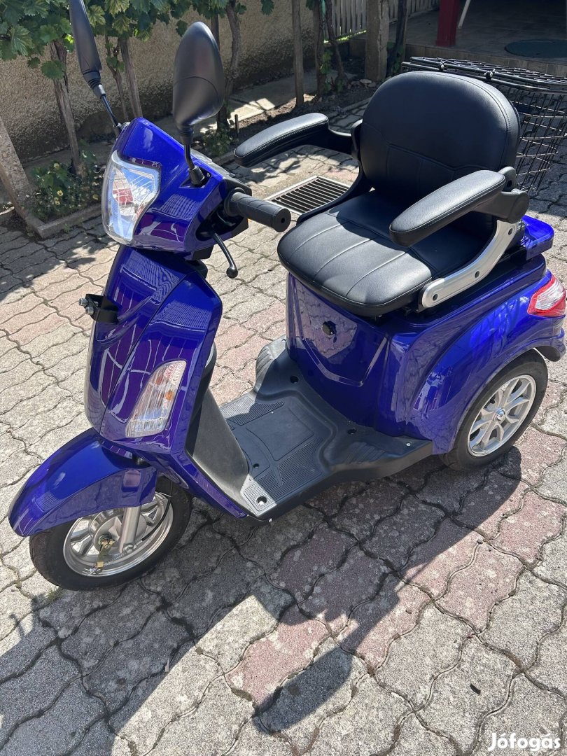 Polymobil E-Mob 32 elektromos moped