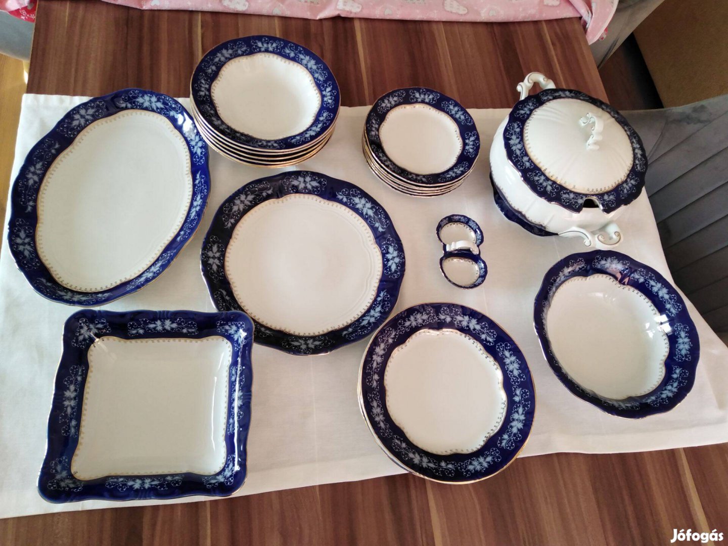 Pompadour 23 darabos étkészlet