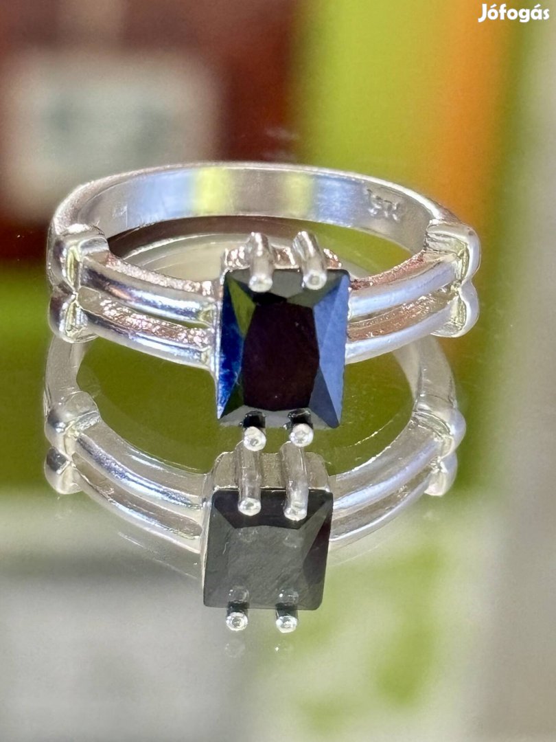 Pompás Art-deco stílusú ezüst gyűrű, Onix kővel