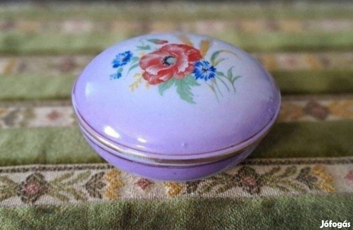 Pompás porcelán ékszertartó