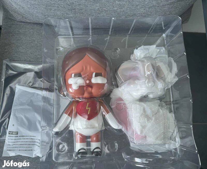 Popmart Mega Crybaby 400 The Queen of Broken Heart