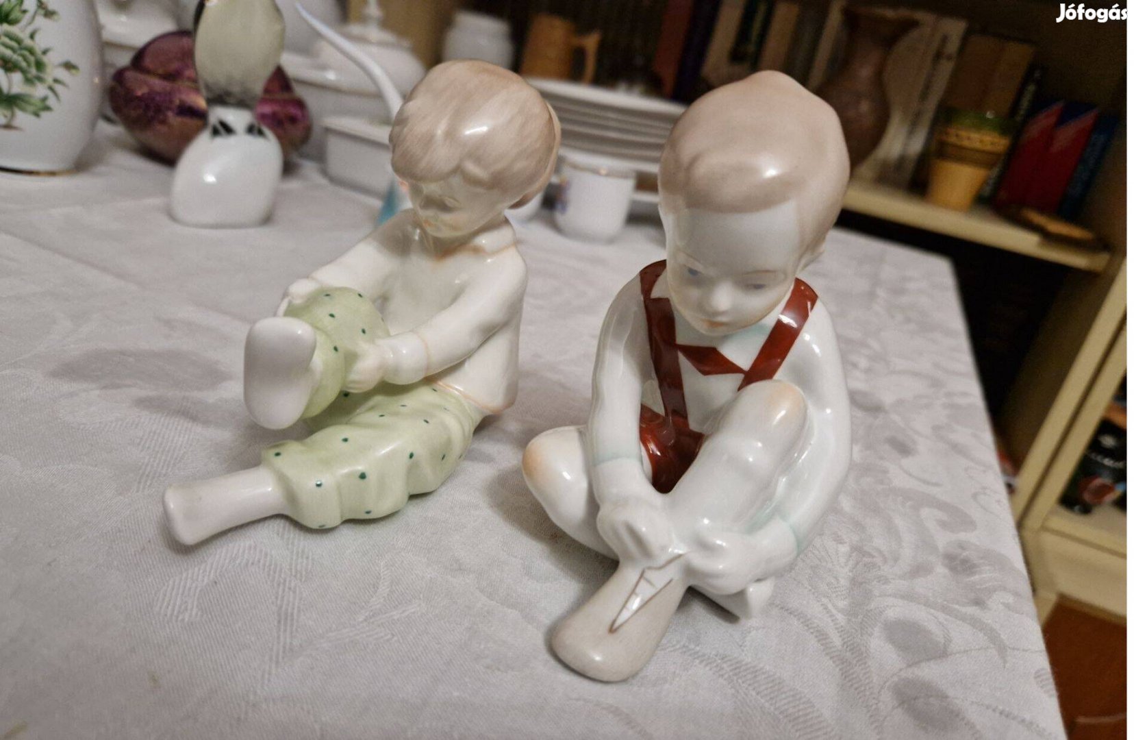 Porcelán Aquincum dísztárgy kisfiú és kislány