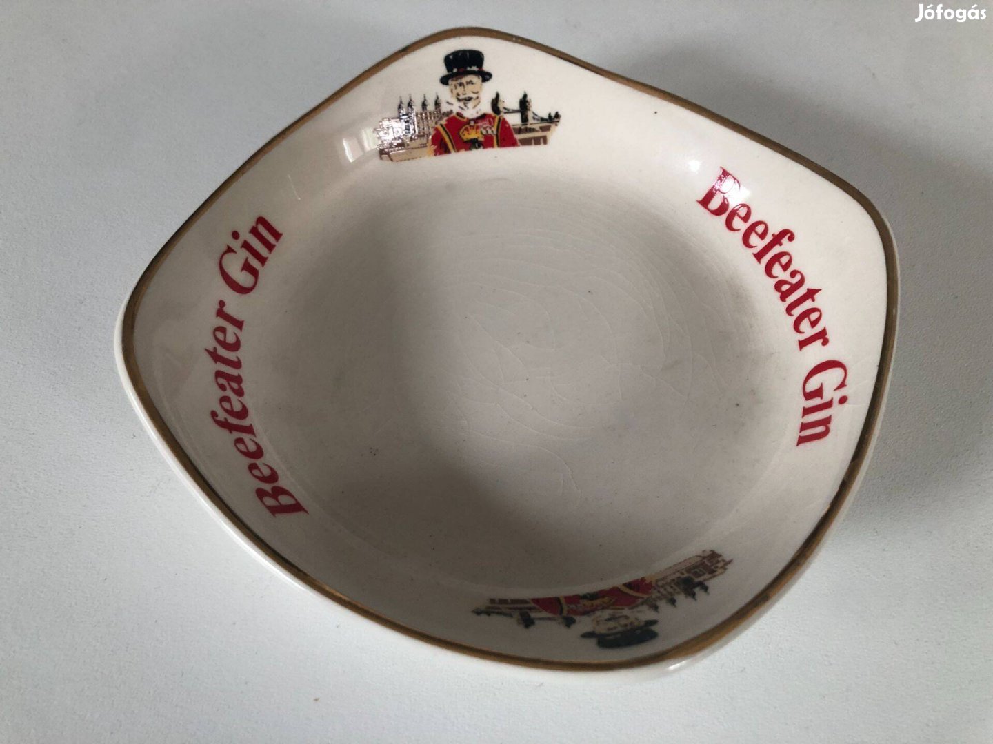 Porcelán Beefeater Gin reklám hamutartó eladó