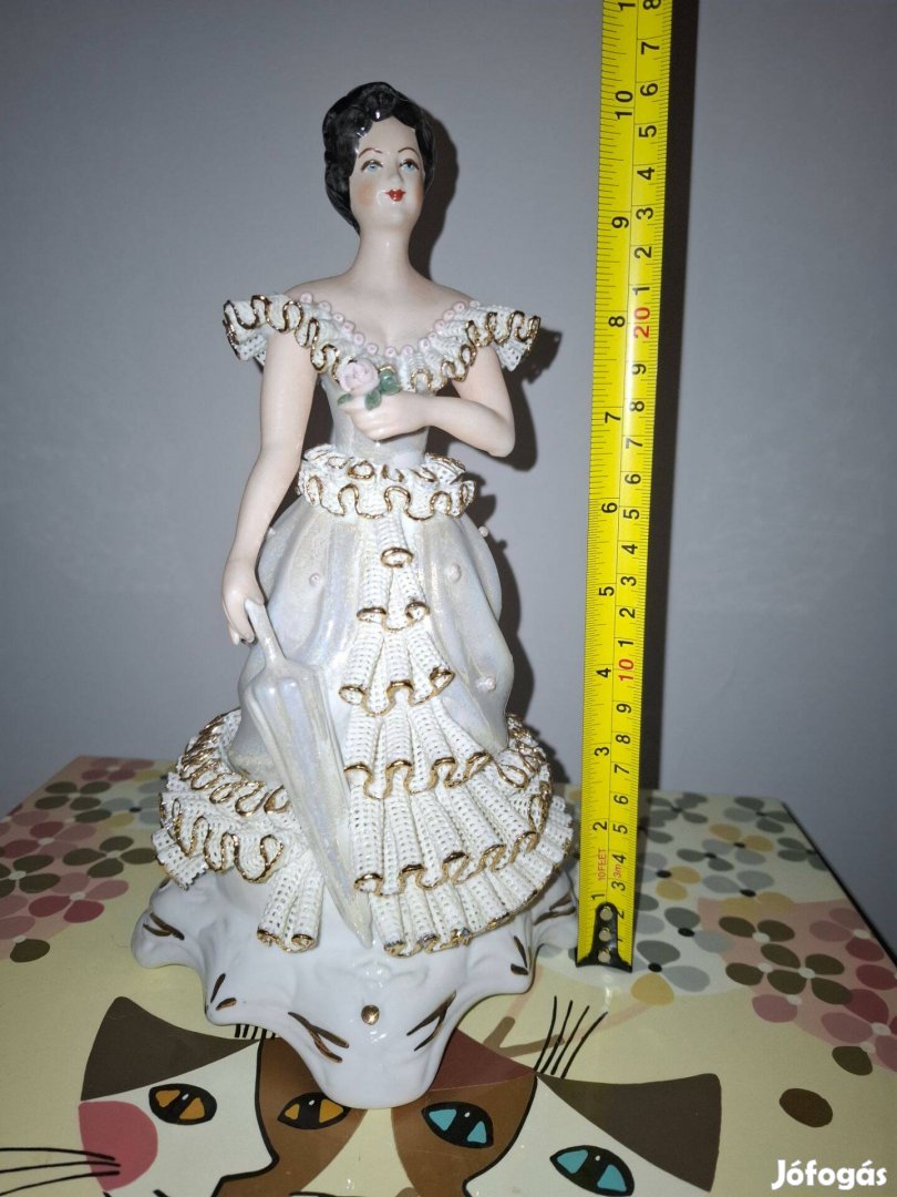 Porcelán Hölgy Figura 25 cm Szép mutatós szobor , kedvező áron