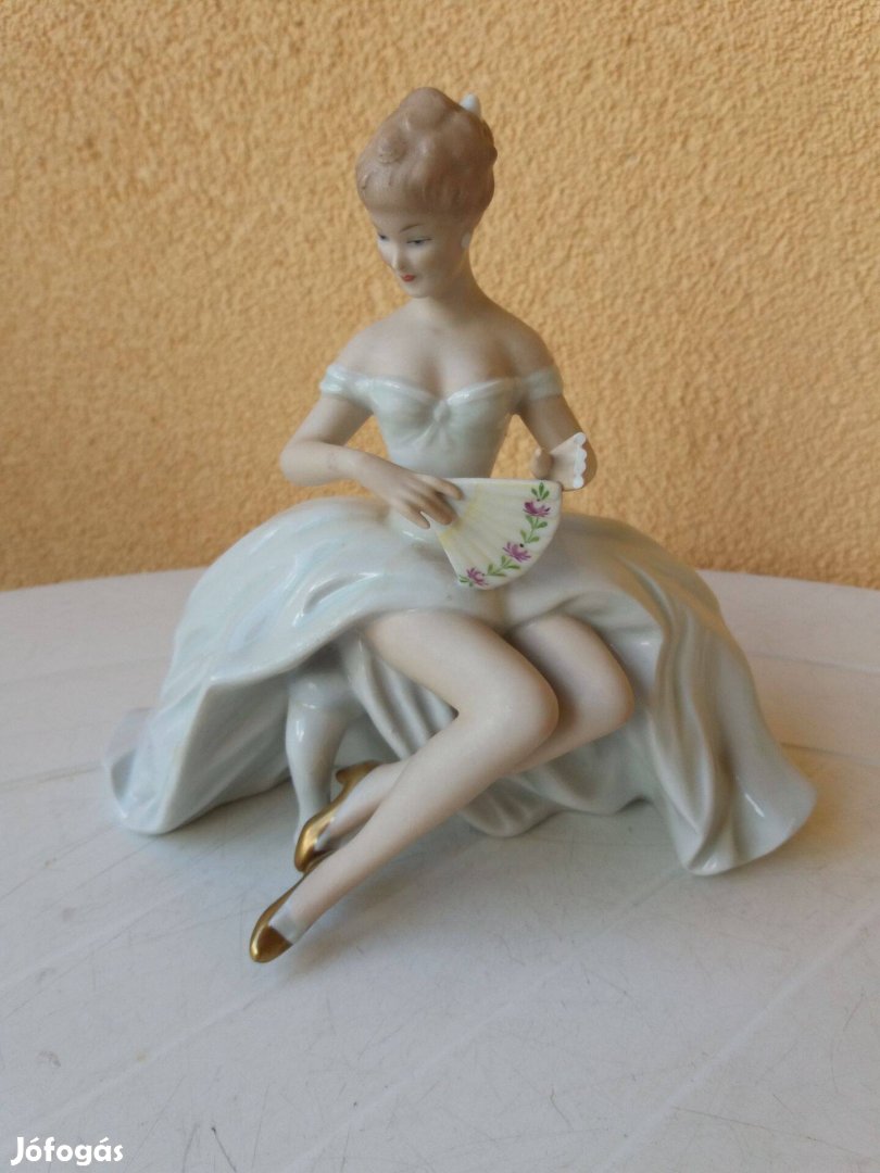 Porcelán Wallendorf - legyezős balerina