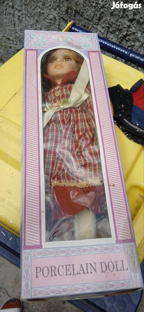 Porcelán baba