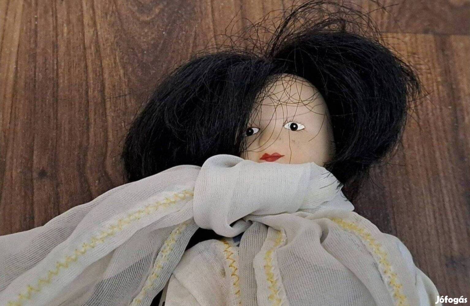Porcelán baba