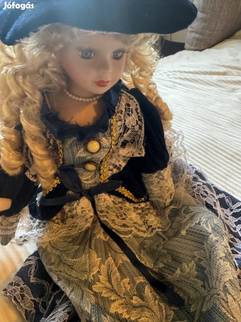 Porcelán baba