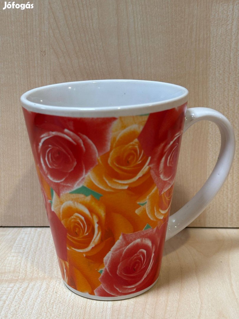 Porcelán csésze, bögre