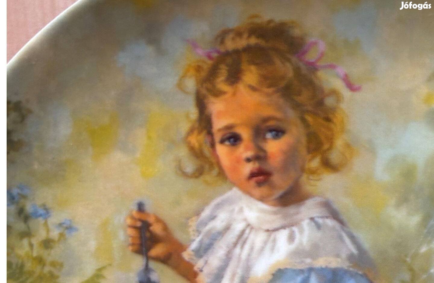 Porcelán dísztányér