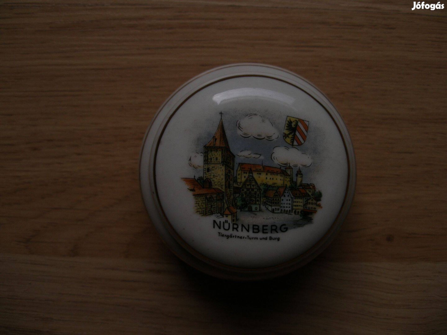 Porcelán disztárgyak