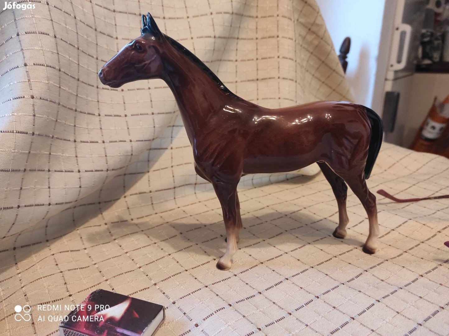 Porcelán élethű ló eladó!