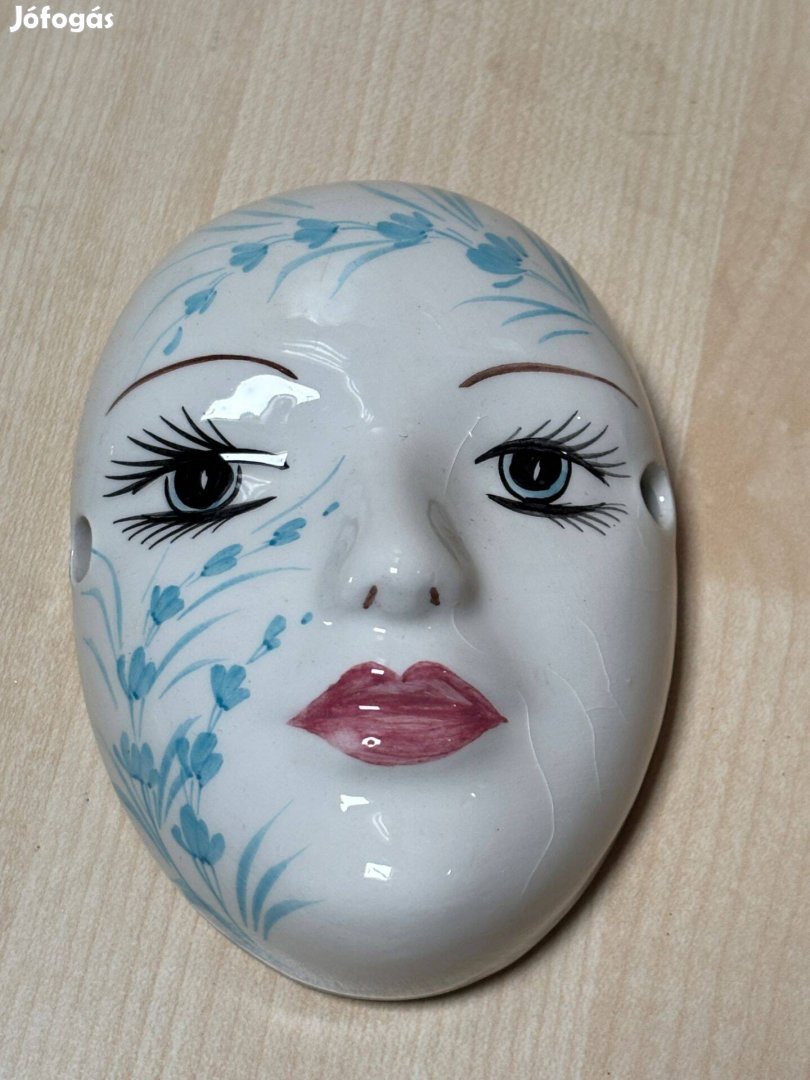 Porcelán falidísz, maszk