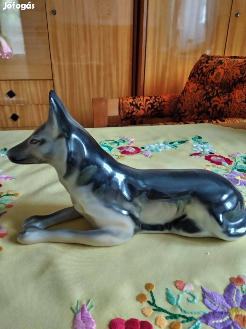 Porcelán farkas eladó