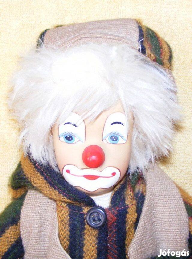 Porcelán fejű bohóc