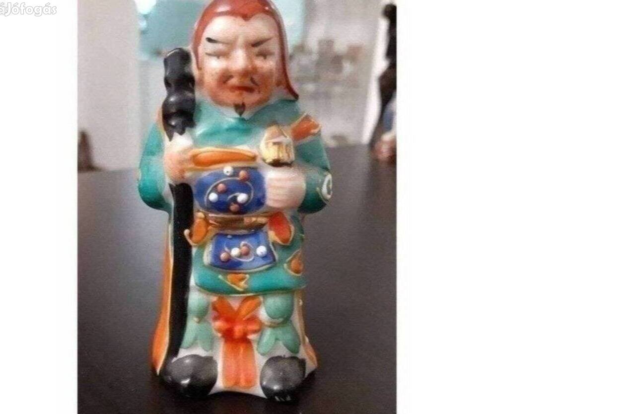 Porcelán figura