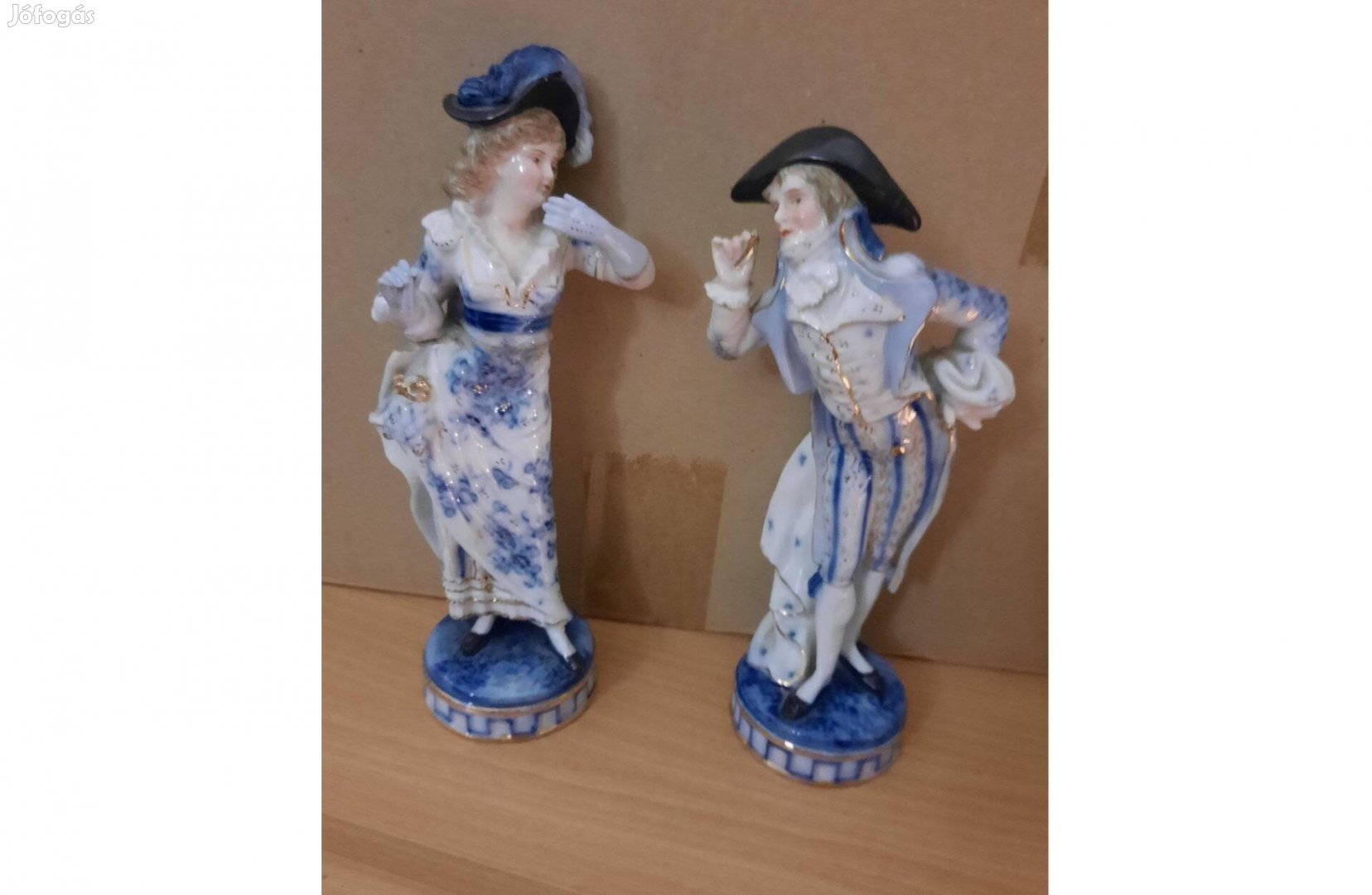Porcelán figura régi antik rokokó v barokk dísz