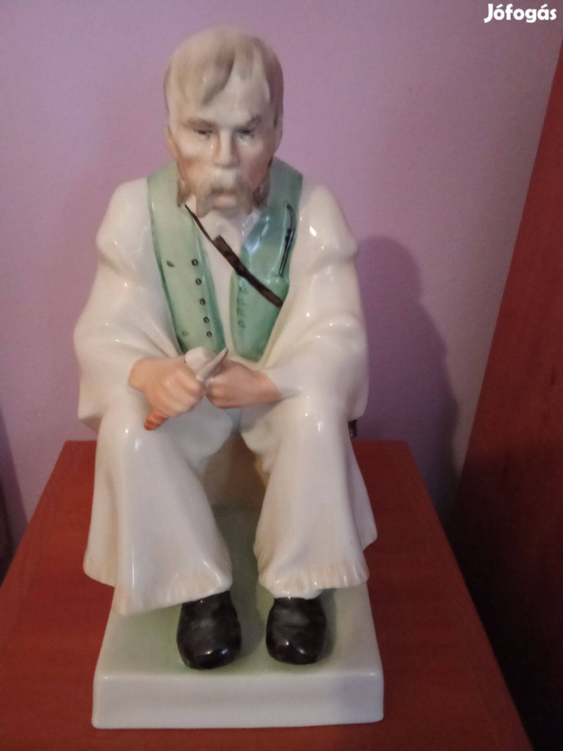 Porcelán figurák