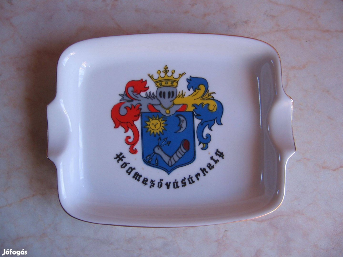 Porcelán hamutartó Hódmezővásárhely címerével