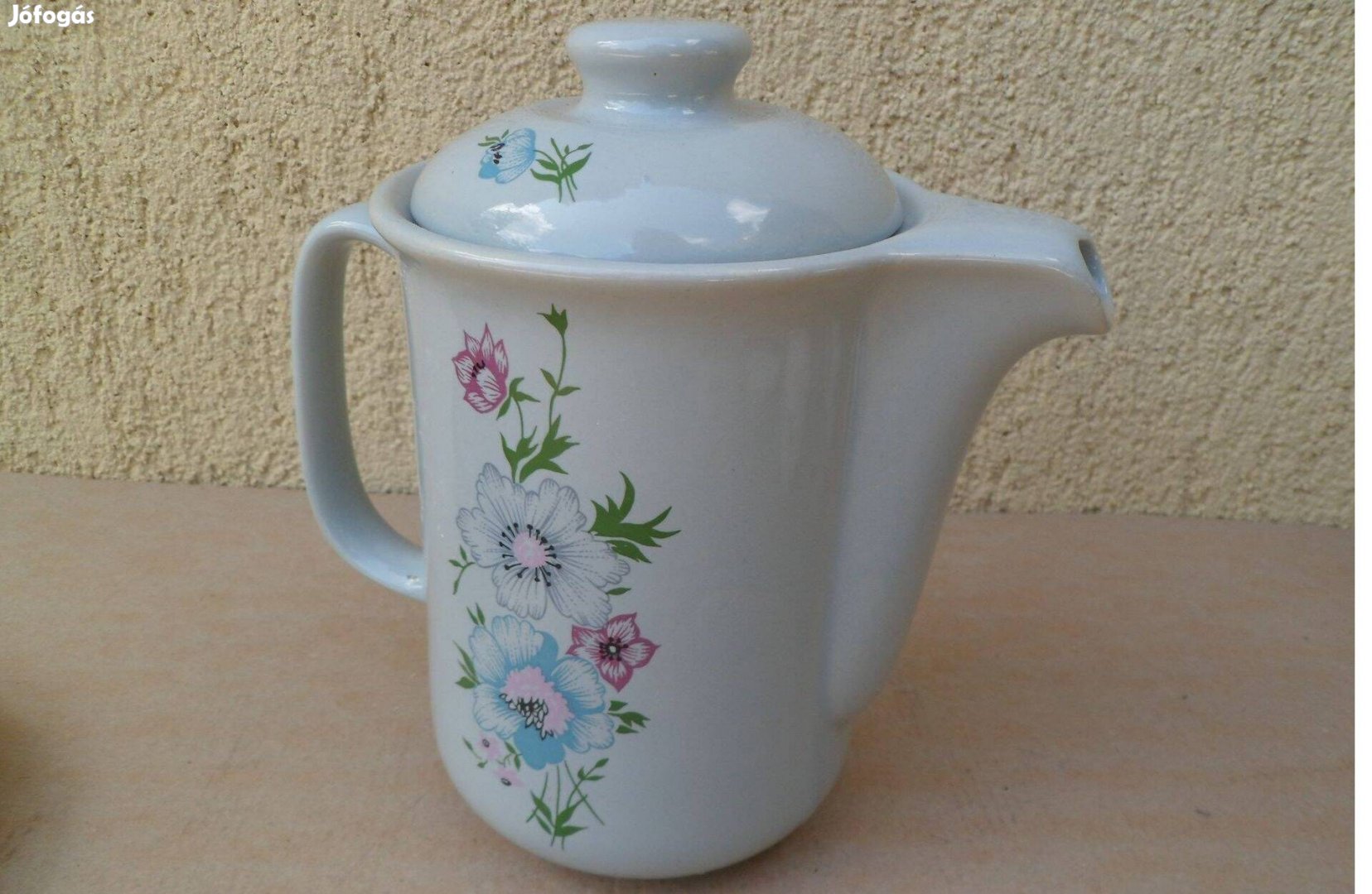 Porcelán kanna