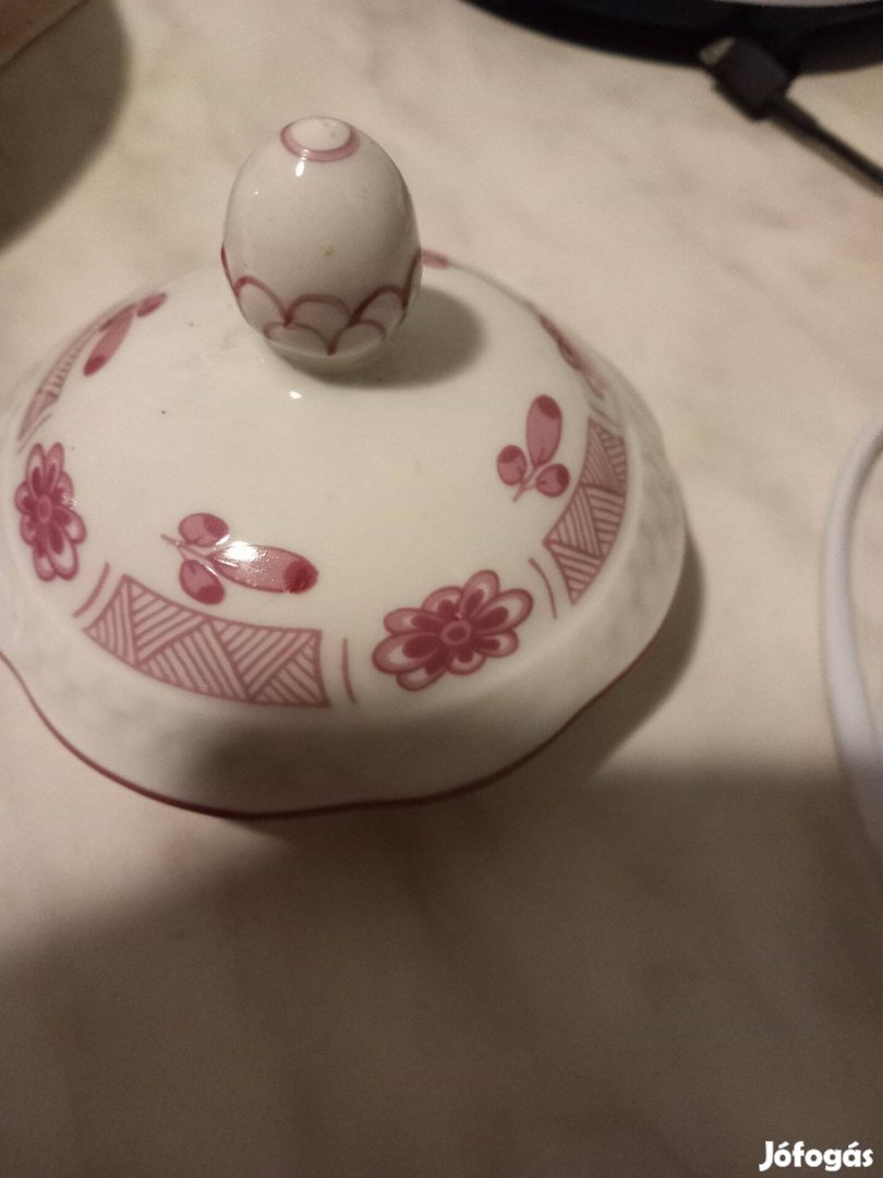 Porcelán kanna fedő hátha valaki pont ilyet keres