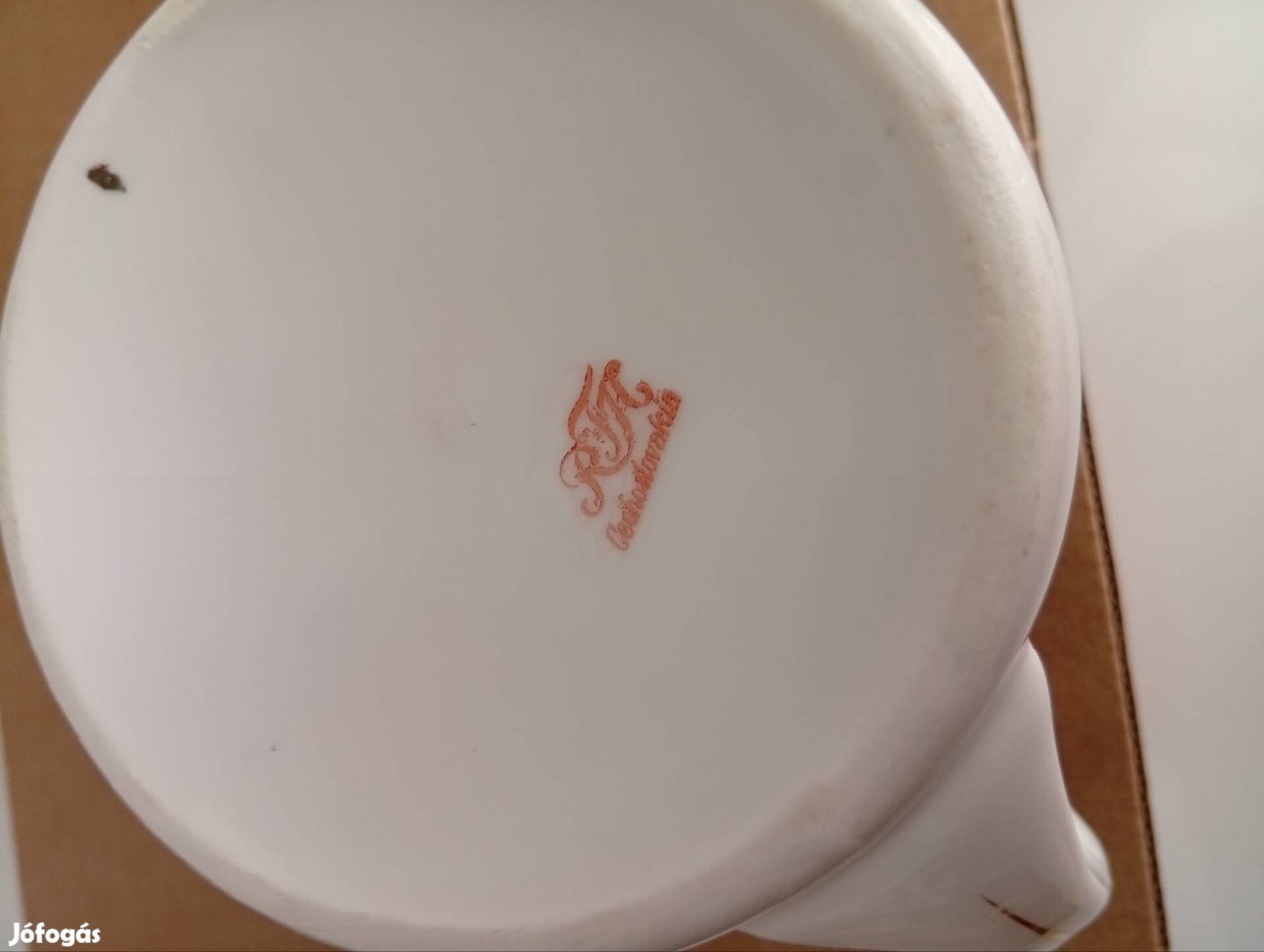 Porcelán kavétej kiöntő