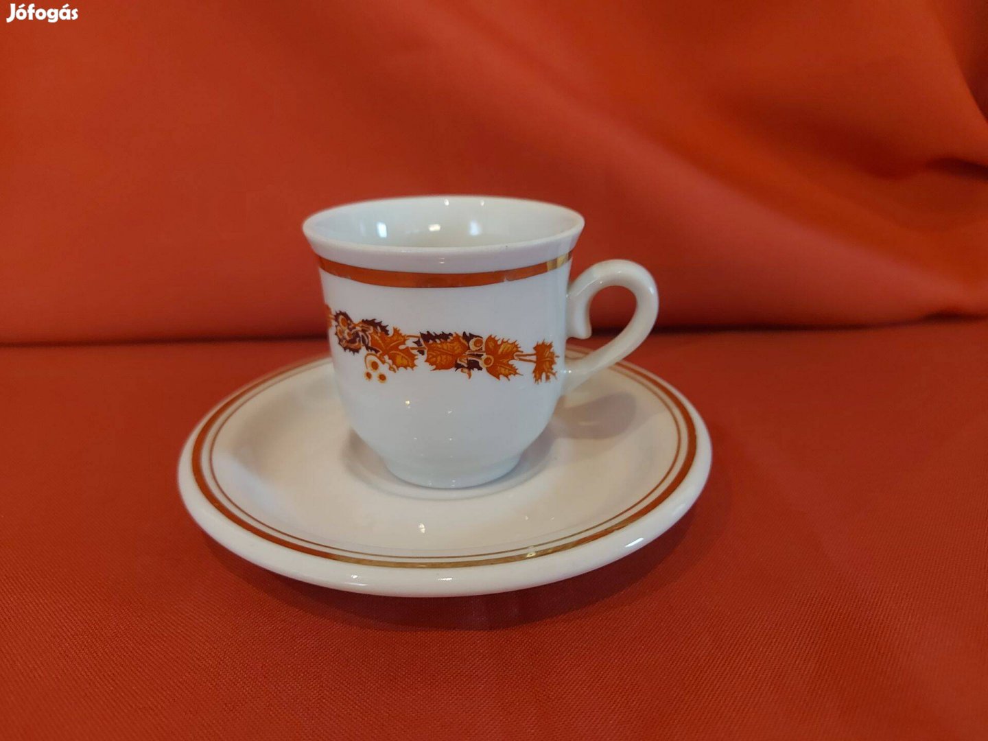 Porcelán kávés csésze Zsolnai tányérral Alföldi egyben eladó !