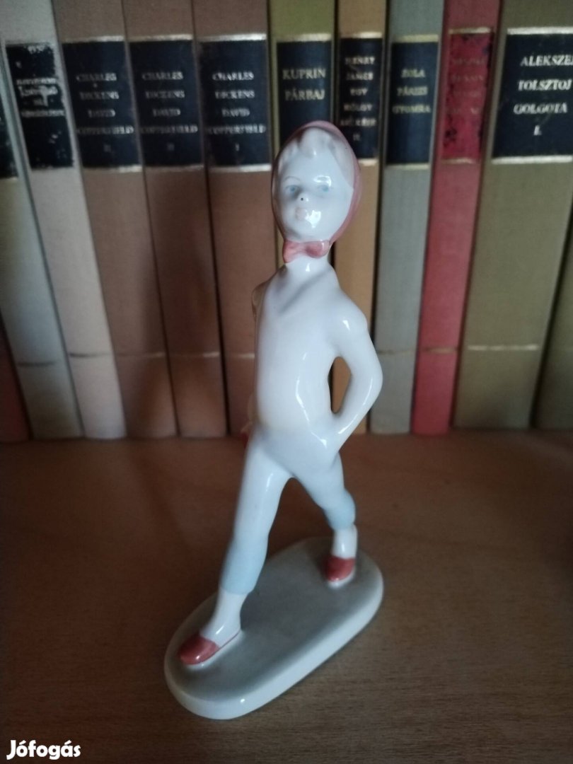 Porcelán kendős lány 14 cm 