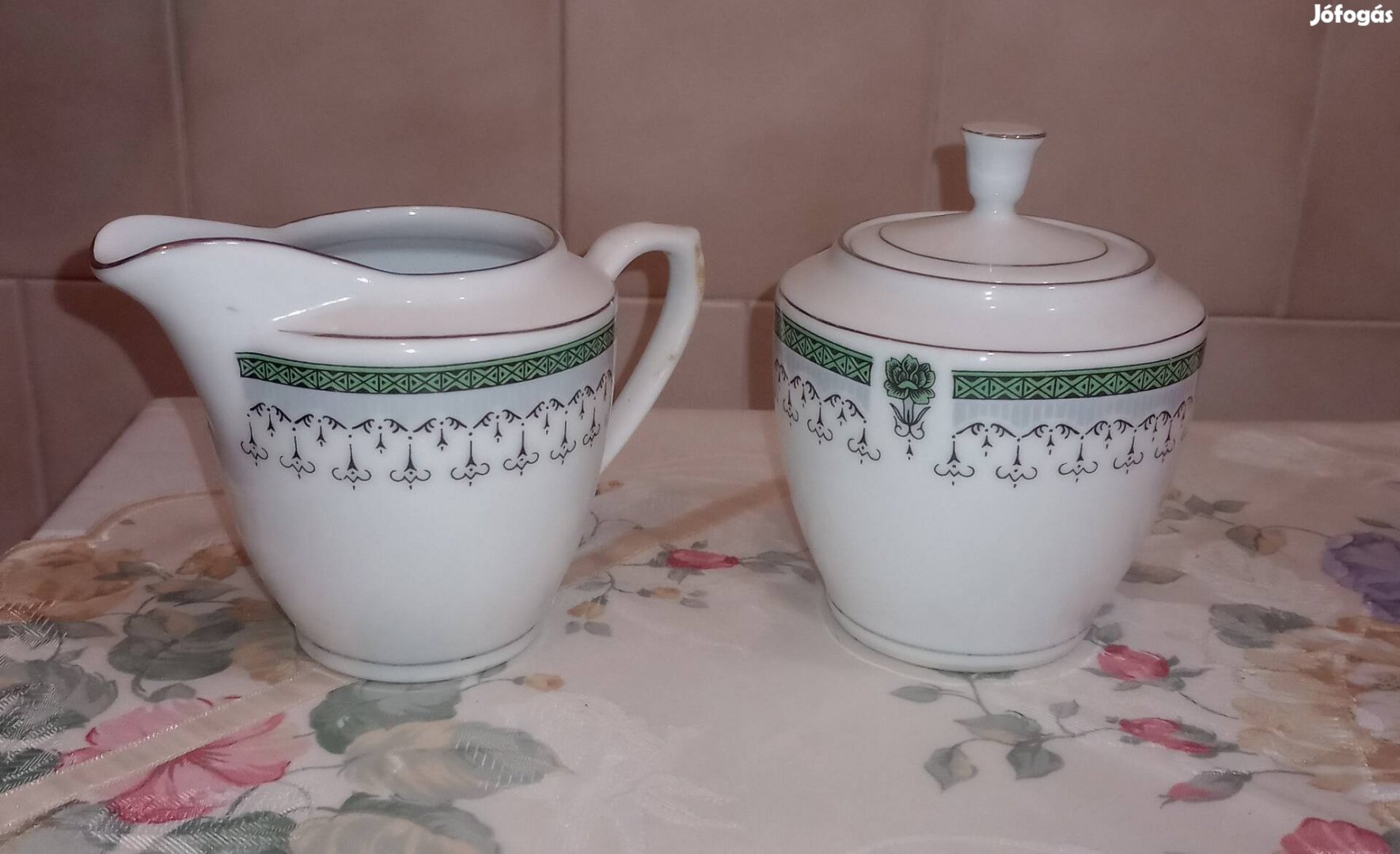Porcelán kínai cukortartó és kiöntö egyben