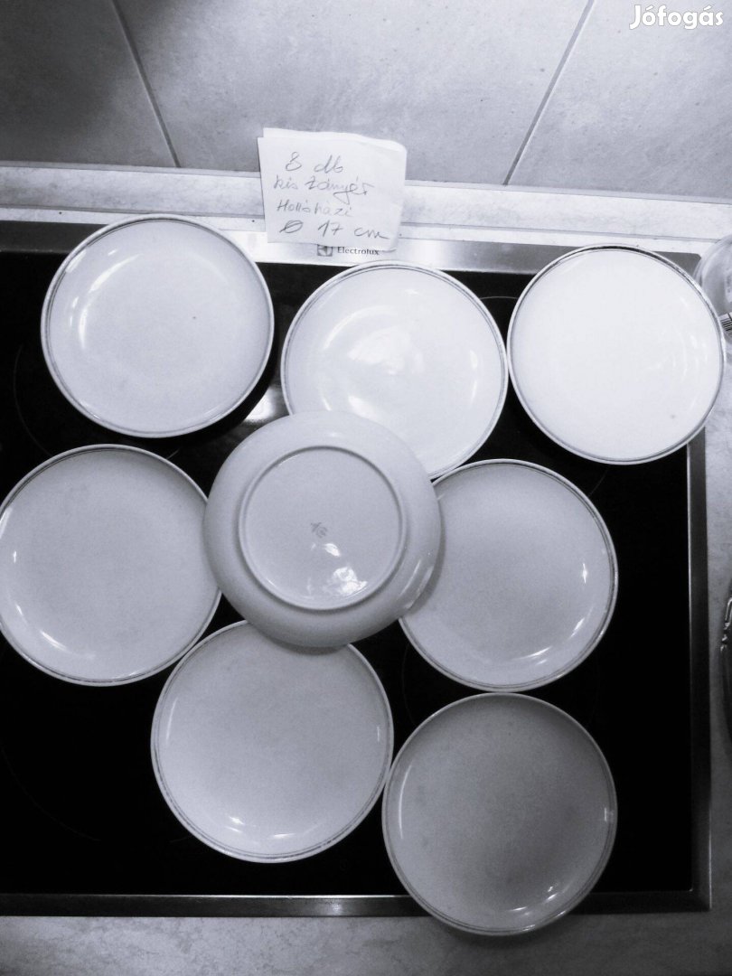 Porcelán kis tányérok Hollóházai 8 db