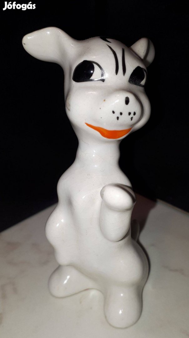 Porcelán kutya nipp 10 cm magas