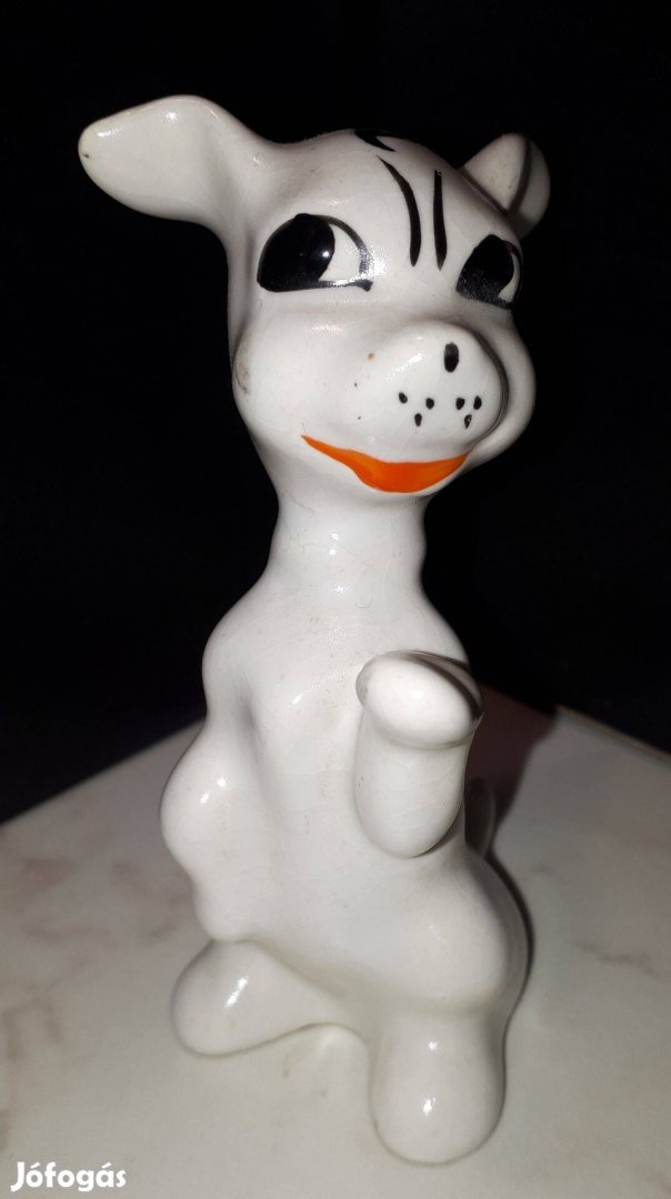 Porcelán kutya nipp 10 cm magas