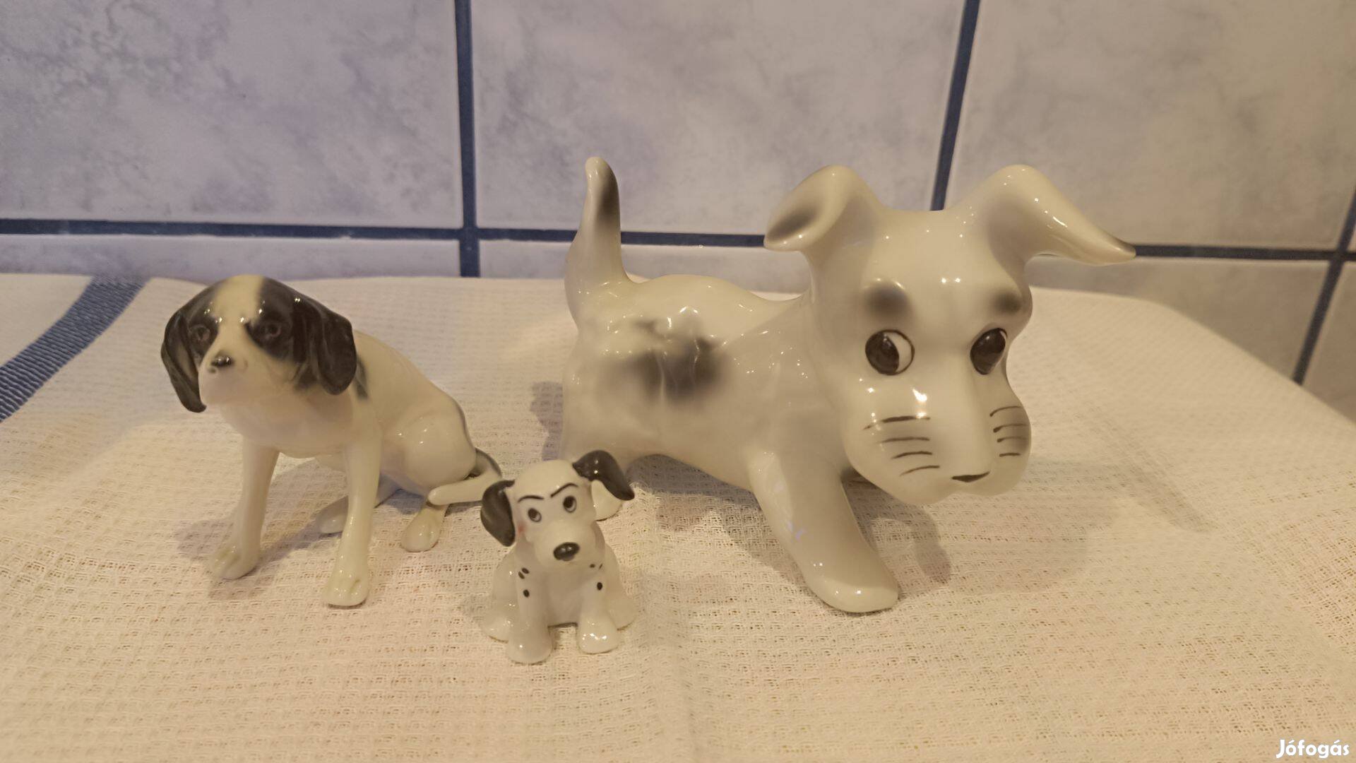 Porcelán kutyák