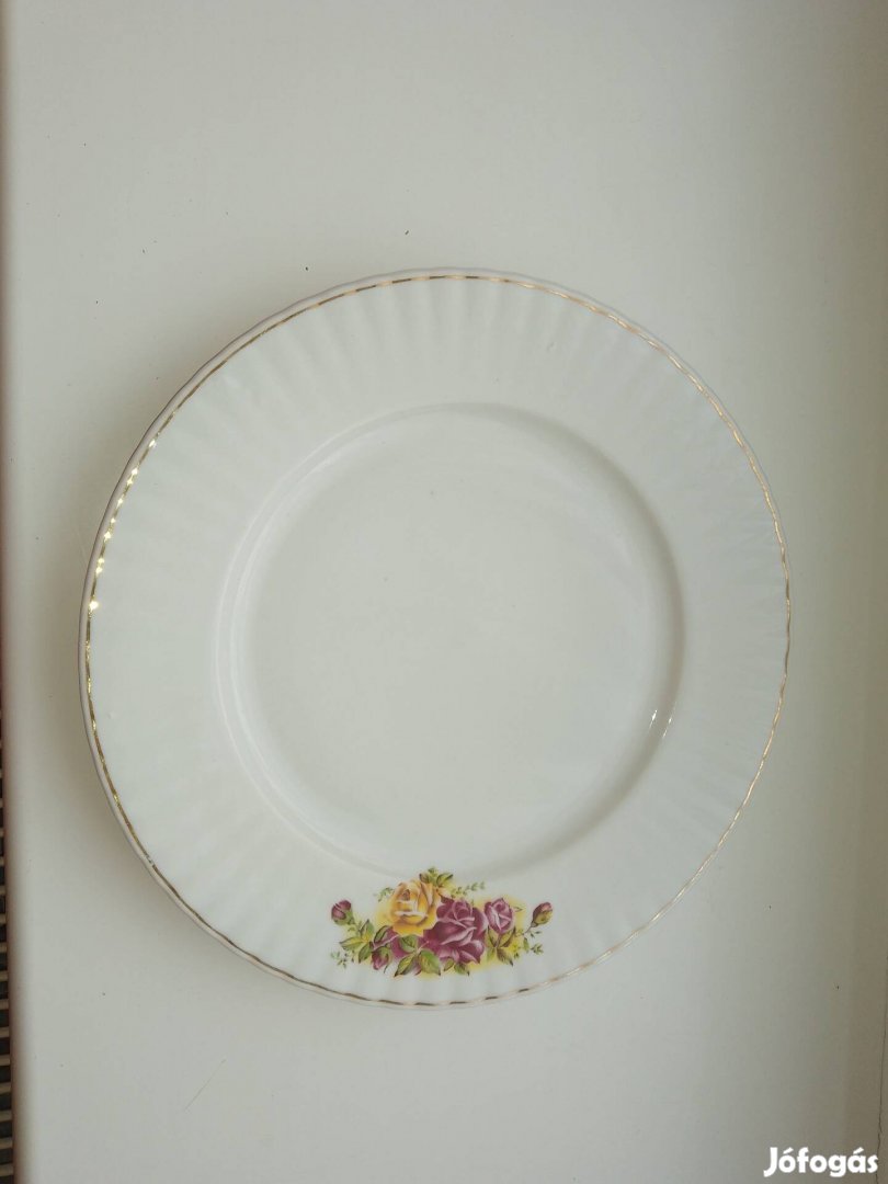 Porcelán lapos tányér 