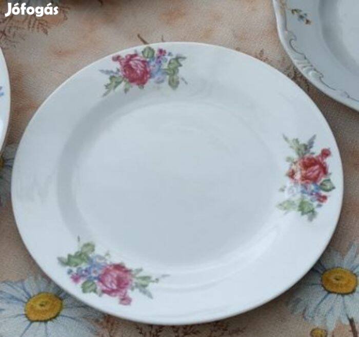 Porcelán lapostányérok retro