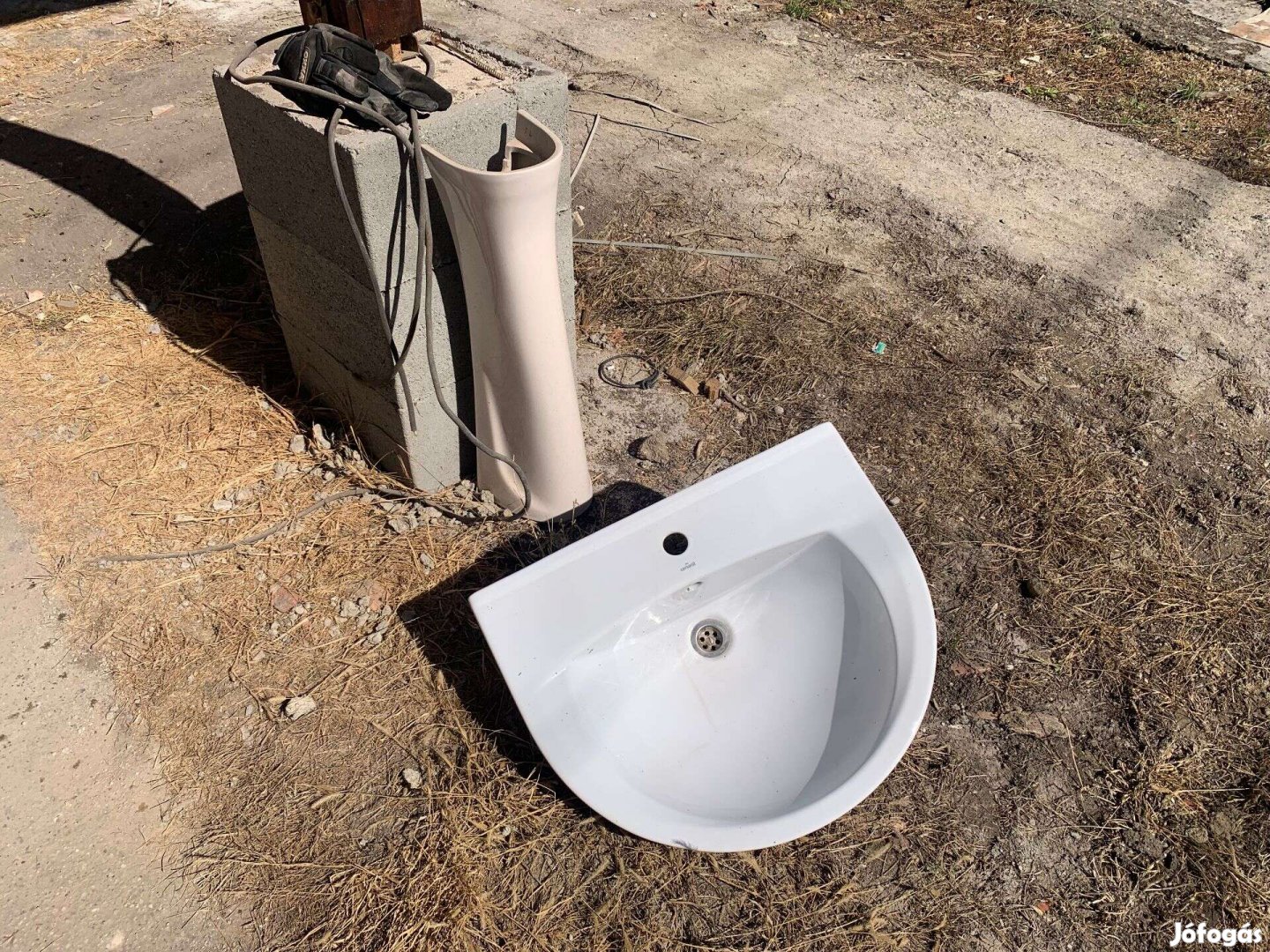 Porcelán mosdó 60-as