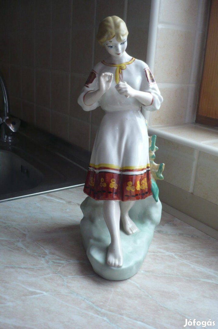 Porcelán női figura 30 cm