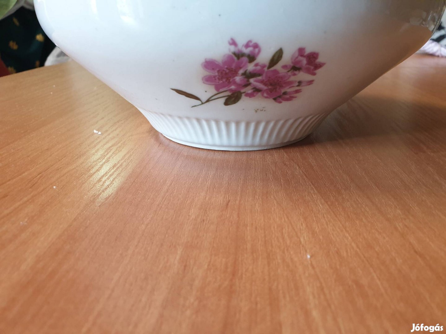 Porcelán tál virág mintás 22 cm felúl