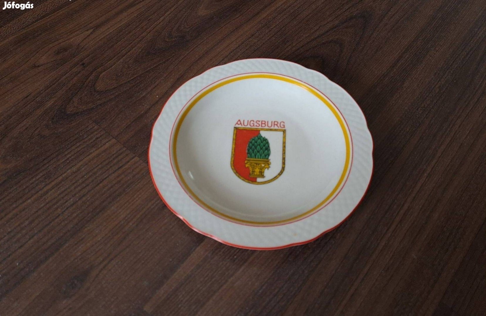 Porcelán tányér 15 cm