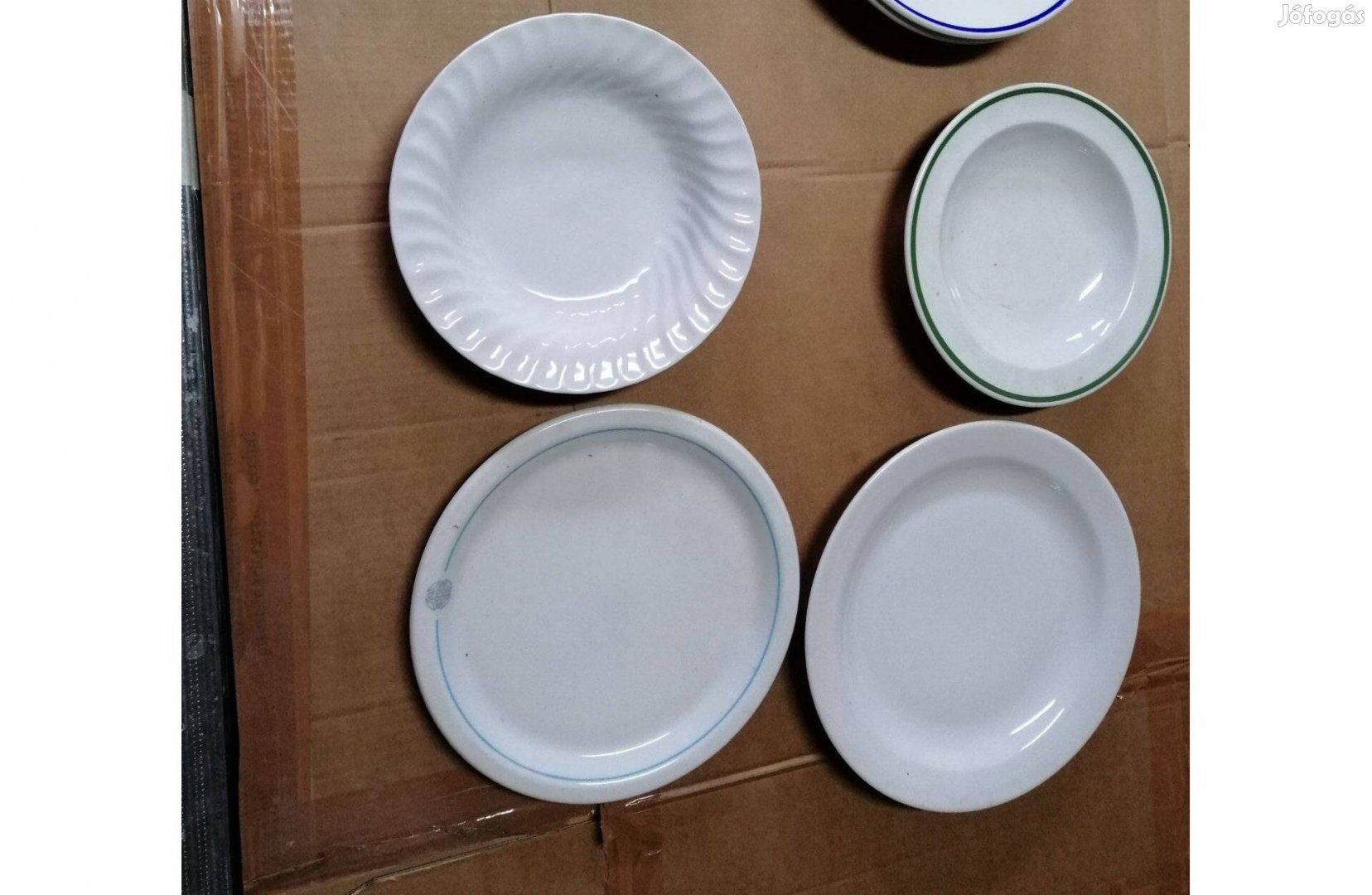 Porcelán tányér 4 db ,szettár,de pótlásra db is