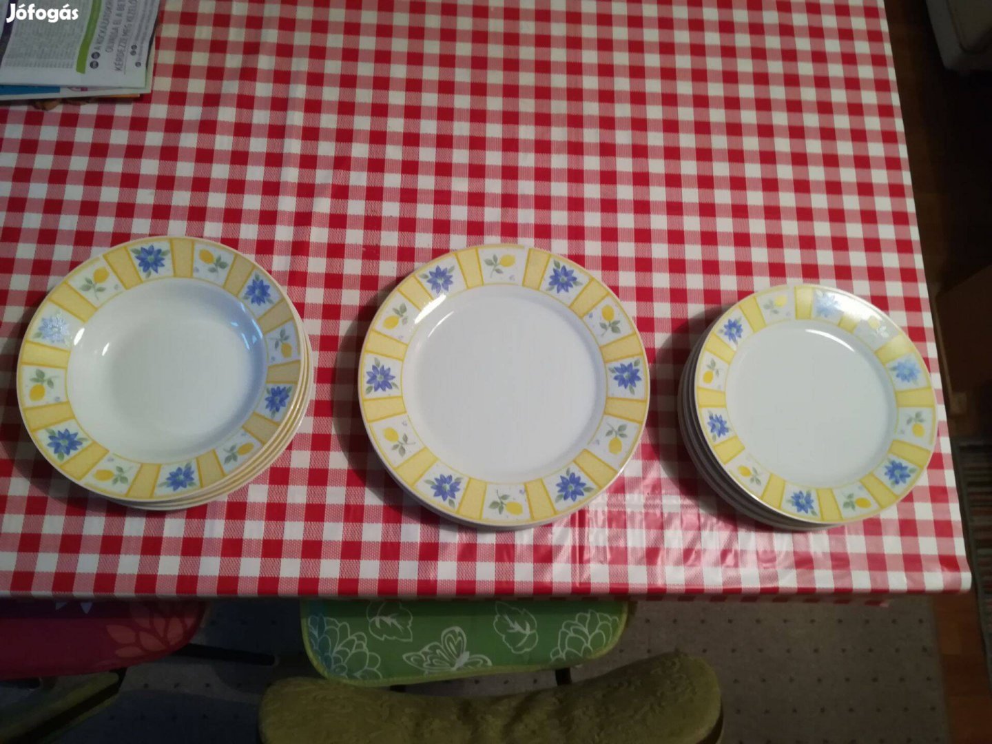 Porcelán tányérok