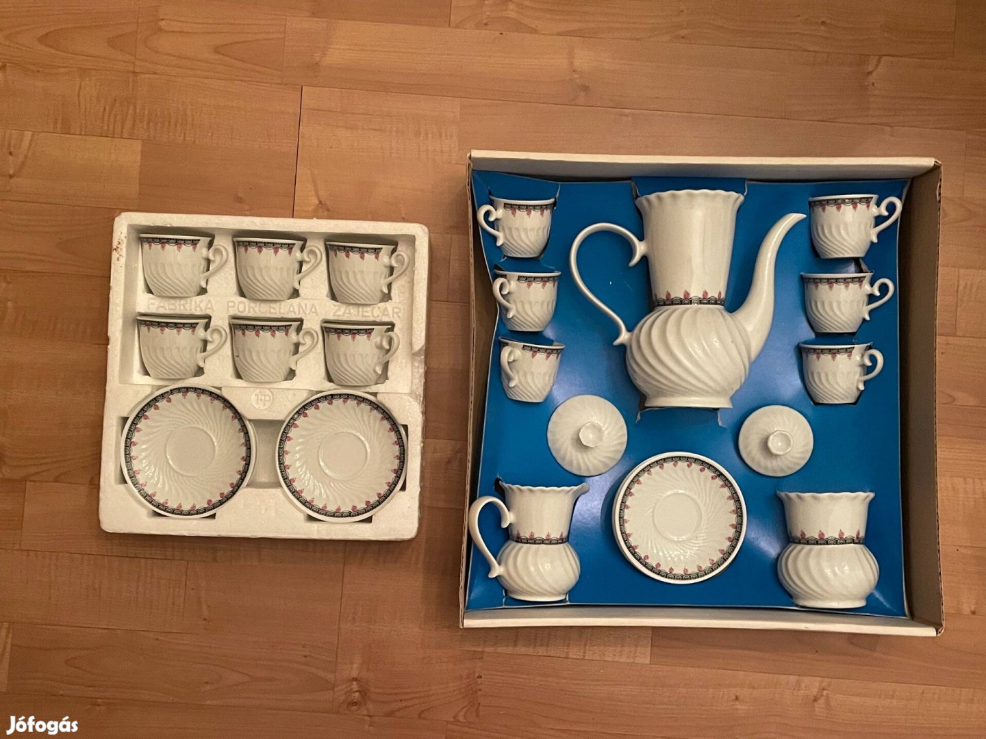 Porcelán teáskészlet