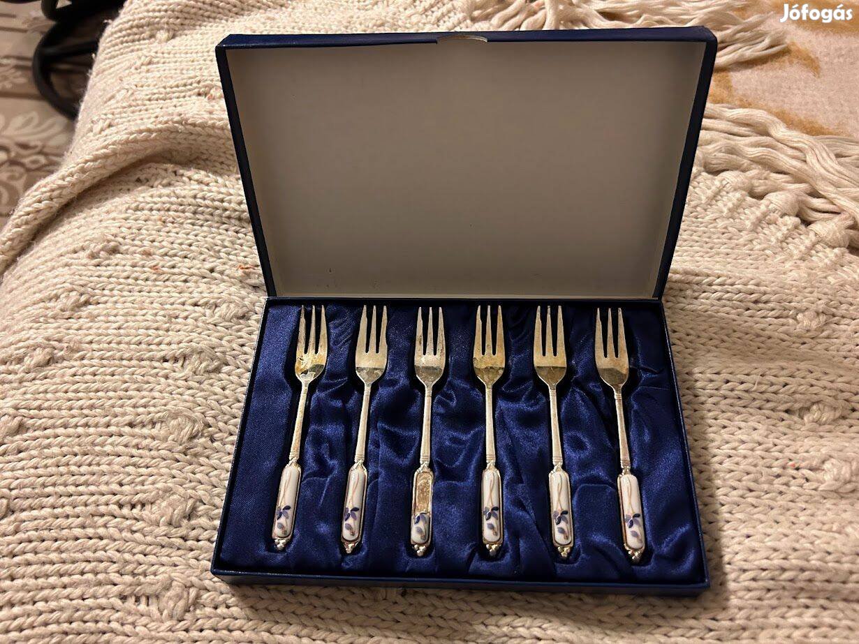 Porcelánbetétes 6 személyes ezüstözött villa készlet