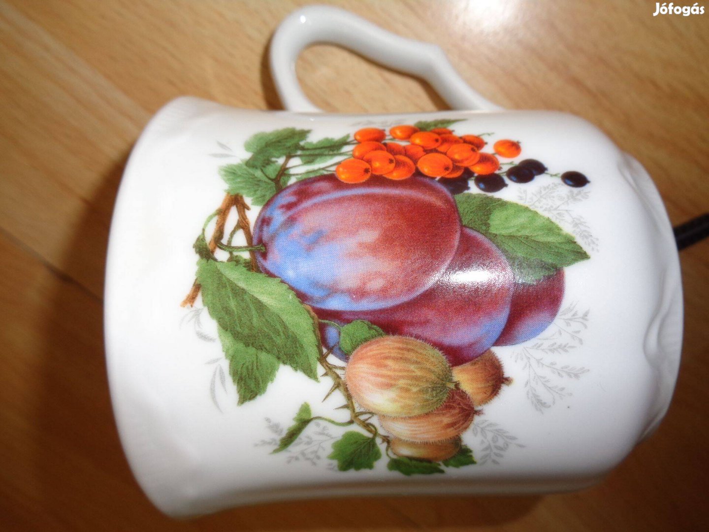 Porcelánbögre